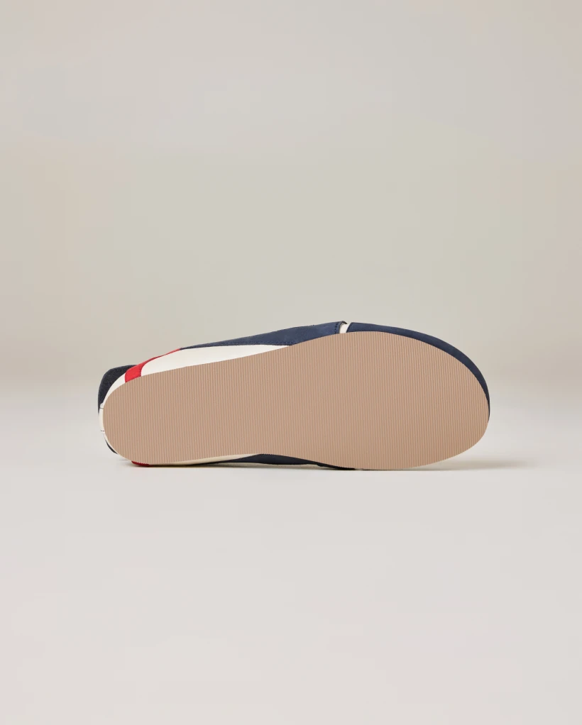 womens-sneaker-moonstone-5