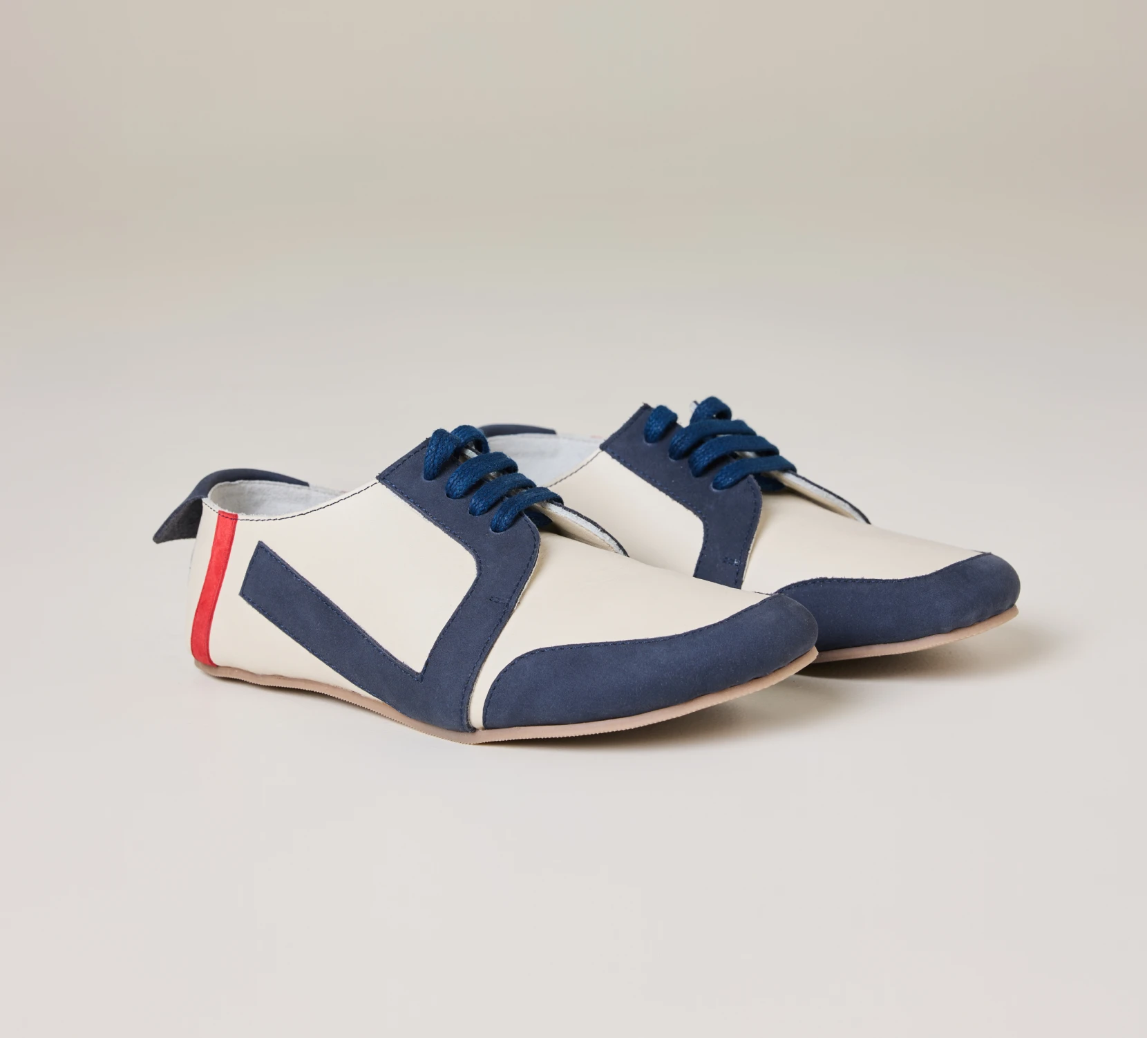 womens-sneaker-moonstone-1